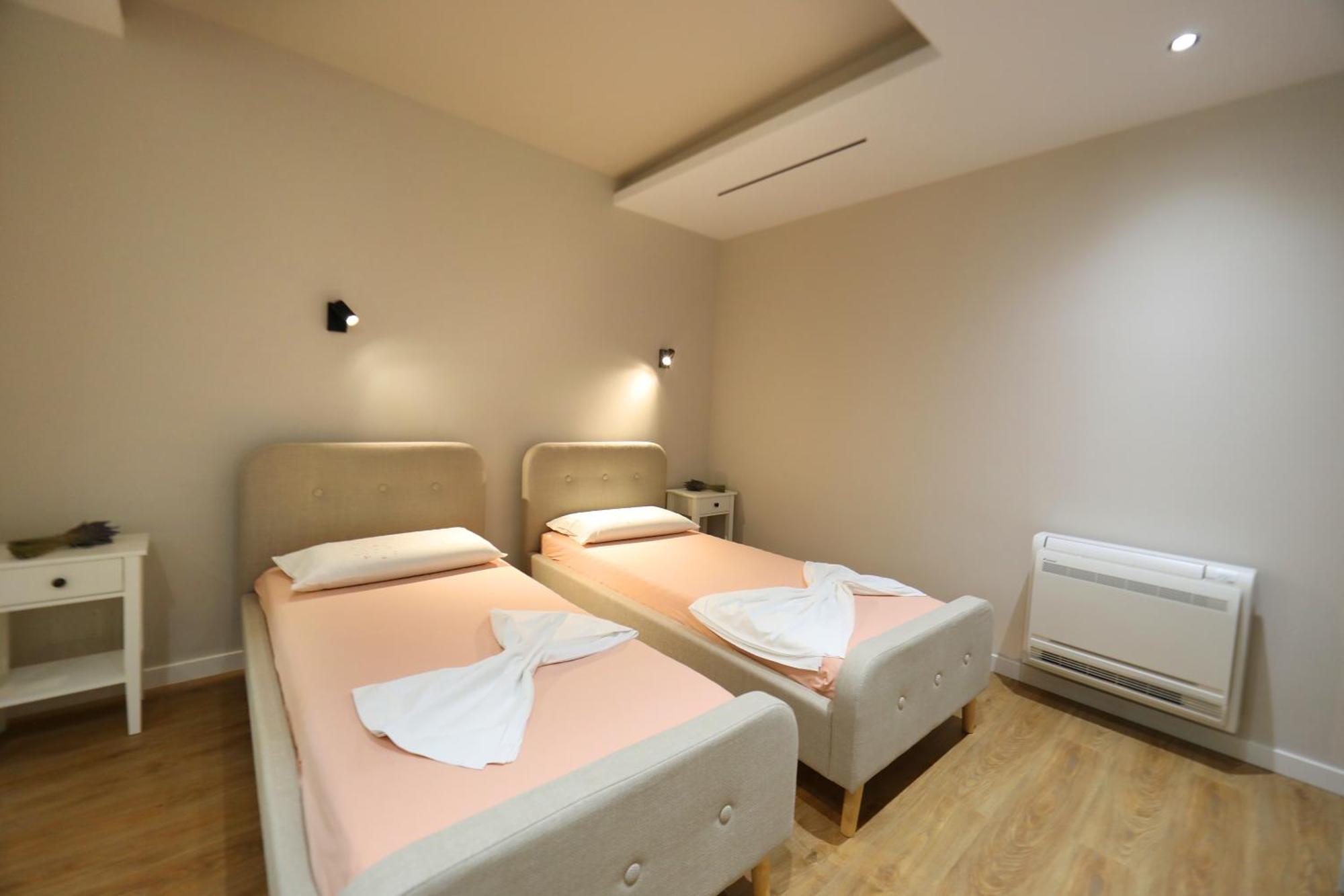 Amantia Apartment Вльора Екстер'єр фото